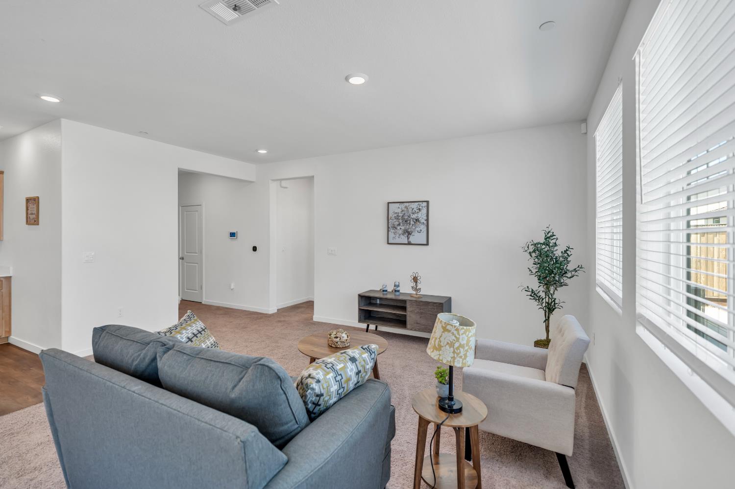 Detail Gallery Image 22 of 38 For 10109 Zane Way, Elk Grove,  CA 95757 - 3 Beds | 2 Baths