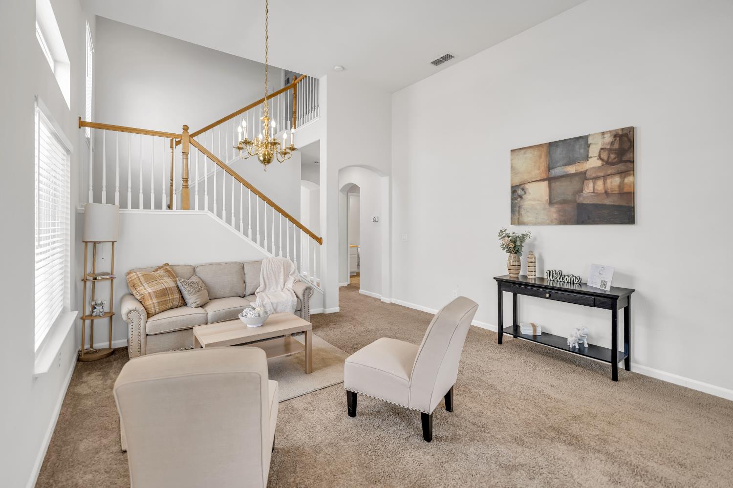 Detail Gallery Image 5 of 39 For 5342 Alvoca Way, Sacramento,  CA 95835 - 5 Beds | 3 Baths