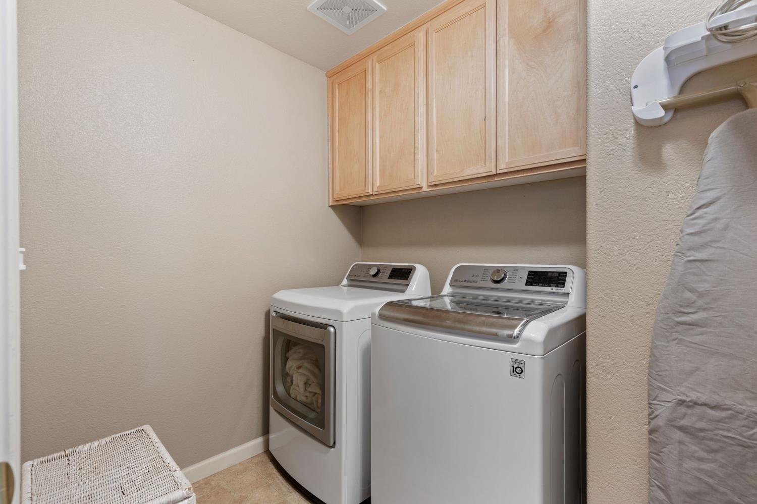 Detail Gallery Image 20 of 37 For 1931 Sanderling Ct, Rocklin,  CA 95765 - 5 Beds | 3 Baths