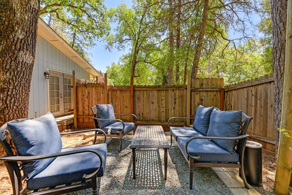 Detail Gallery Image 4 of 32 For 1140 Combie Rd, Meadow Vista,  CA 95722 - 2 Beds | 2 Baths