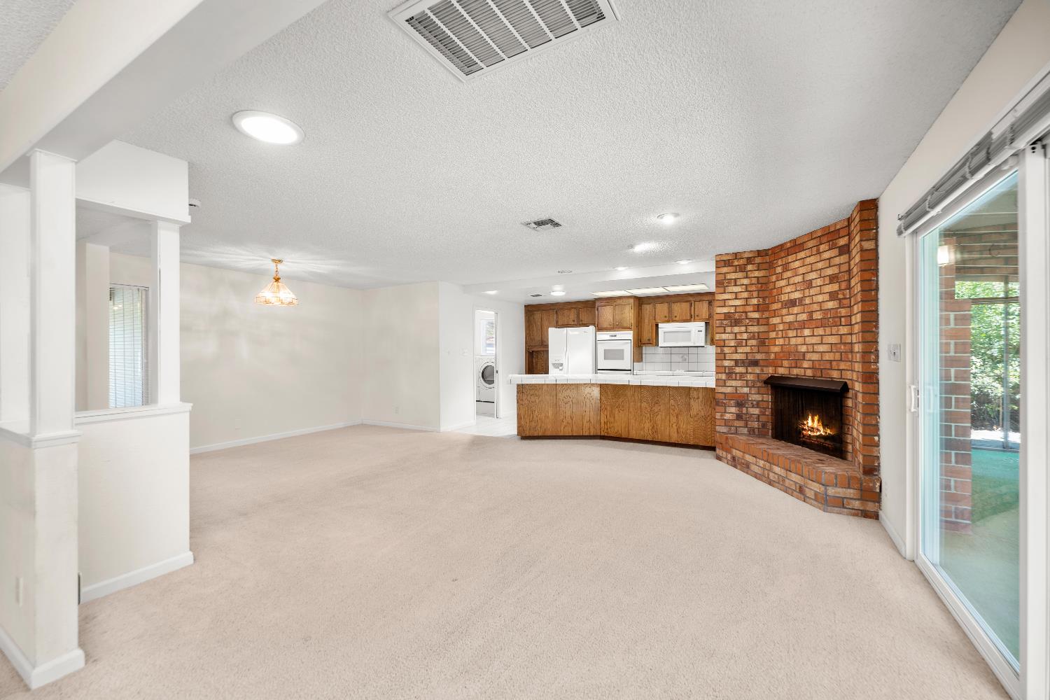 Detail Gallery Image 5 of 30 For 5030 Rimwood Dr, Fair Oaks,  CA 95628 - 3 Beds | 2 Baths