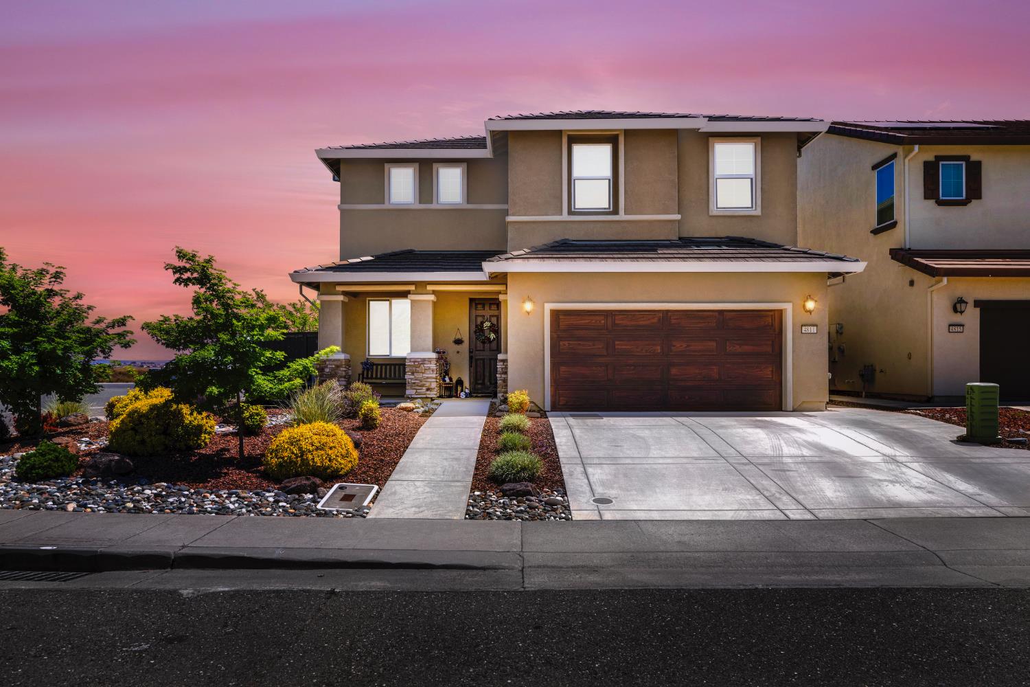 Detail Gallery Image 1 of 44 For 4811 Copper Sunset Way, Rancho Cordova,  CA 95742 - 5 Beds | 3 Baths