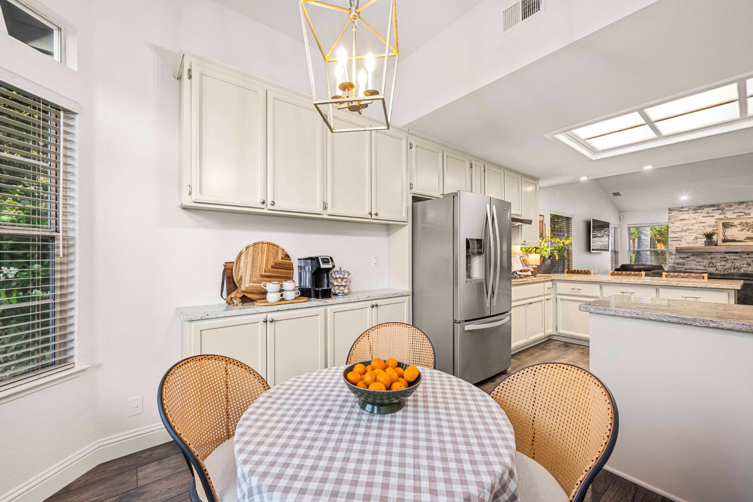 Detail Gallery Image 16 of 38 For 1470 Aberdeen Cir, Granite Bay,  CA 95746 - 4 Beds | 2 Baths