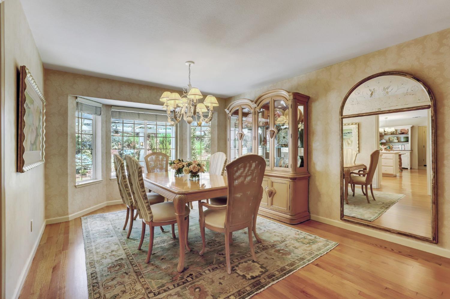 Detail Gallery Image 11 of 99 For 16949 Round Valley Cir, Grass Valley,  CA 95949 - 3 Beds | 2/1 Baths