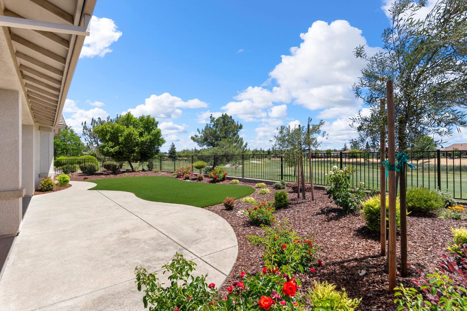 Detail Gallery Image 38 of 58 For 1137 Lasso Lake Ln, Lincoln,  CA 95648 - 3 Beds | 3 Baths