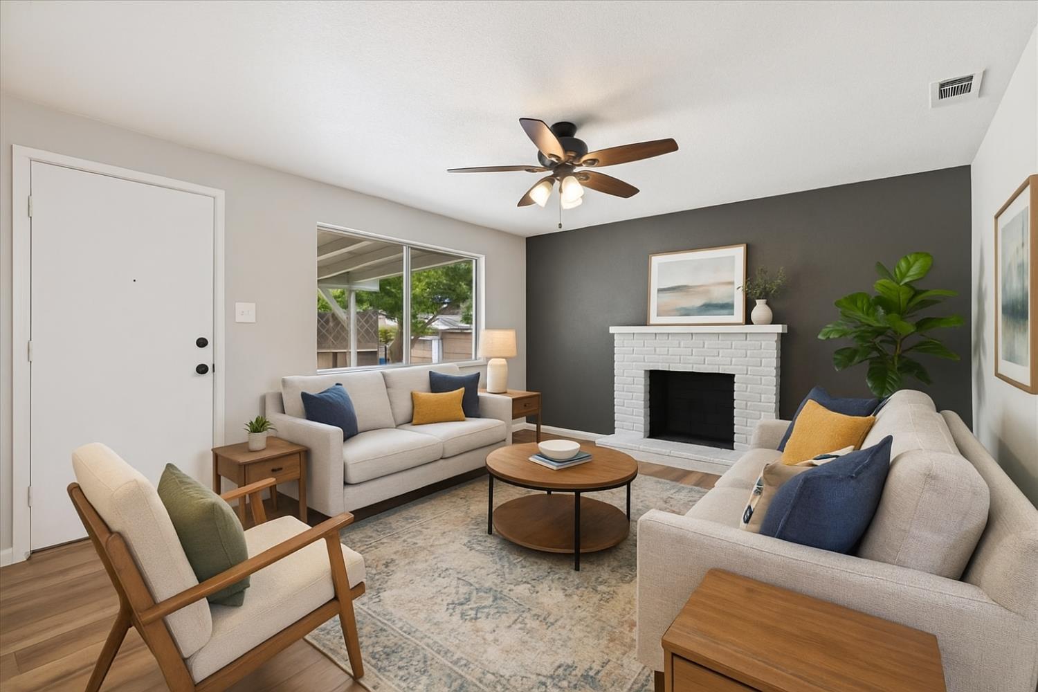 Detail Gallery Image 7 of 36 For 817 Oakland Ave, Roseville,  CA 95678 - 3 Beds | 1/1 Baths