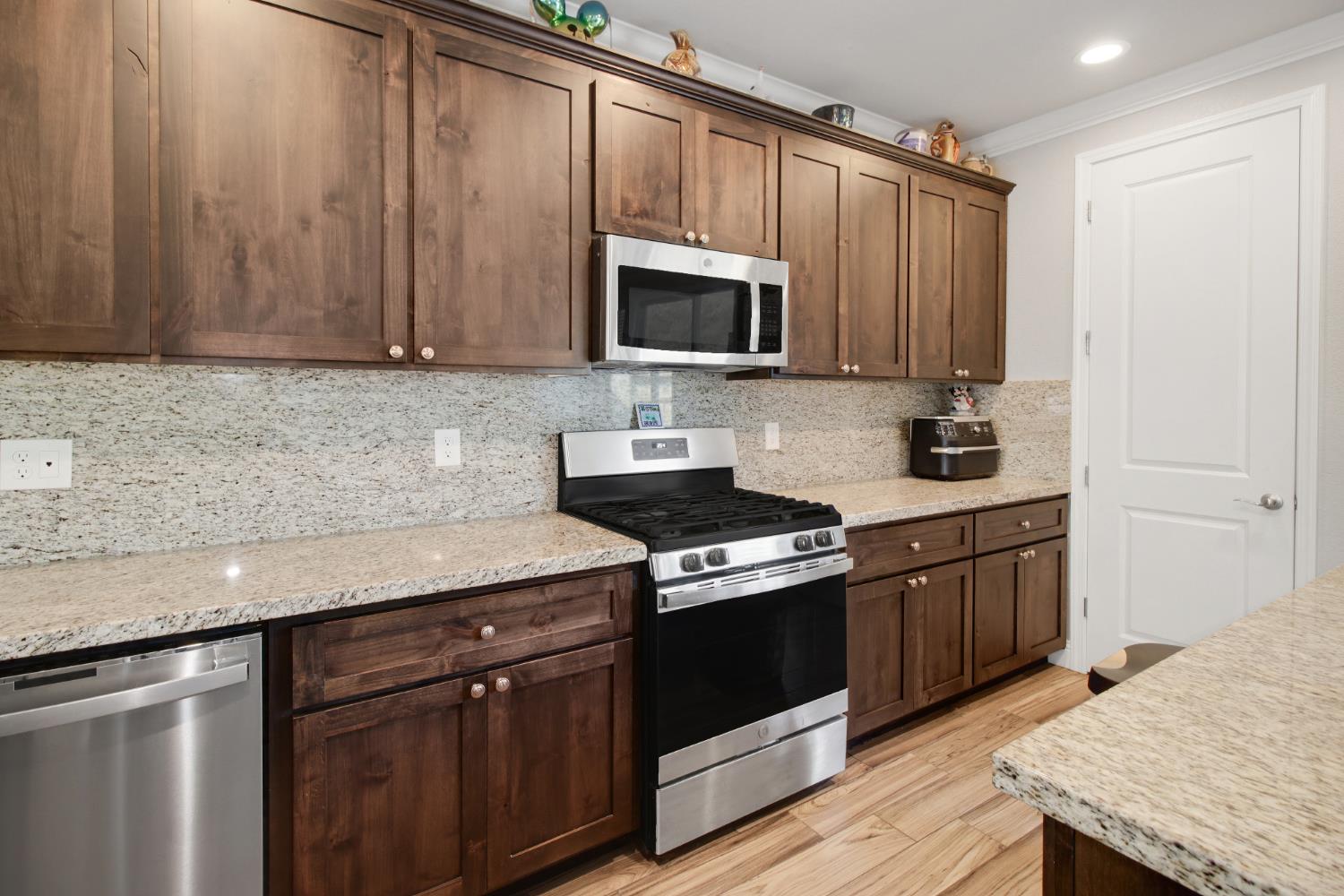 Detail Gallery Image 17 of 44 For 524 Lupine Dr, Ione,  CA 95640 - 4 Beds | 2/1 Baths
