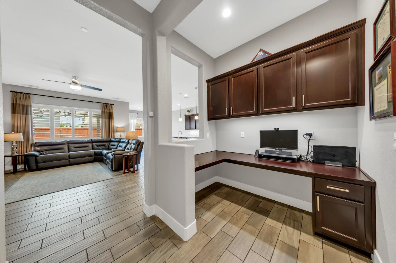 Detail Gallery Image 29 of 48 For 368 Olivadi Way, Sacramento,  CA 95834 - 3 Beds | 2/1 Baths