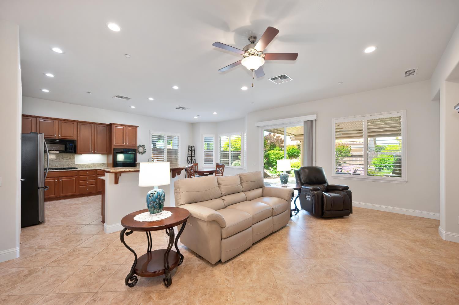 Detail Gallery Image 11 of 57 For 224 Aske Ct, Roseville,  CA 95747 - 3 Beds | 2 Baths