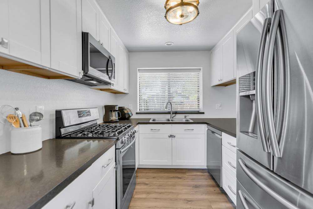 Detail Gallery Image 11 of 26 For 161 W E St, Galt,  CA 95632 - 3 Beds | 2 Baths