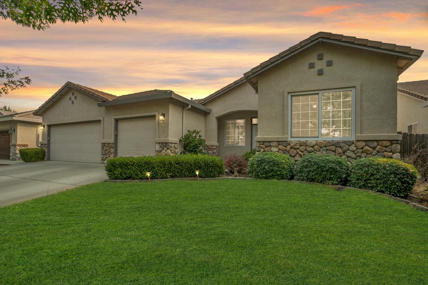 Detail Gallery Image 1 of 41 For 1877 Stabler Park Dr, Yuba City,  CA 95993 - 4 Beds | 3 Baths
