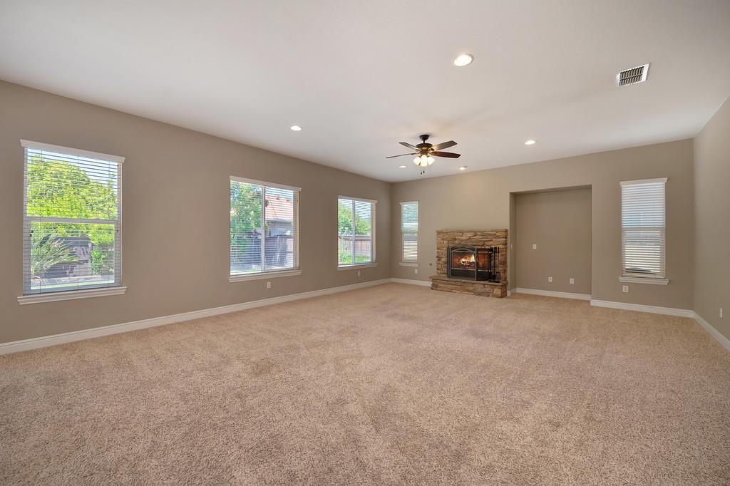 Detail Gallery Image 39 of 87 For 5729 Northborough Dr, Sacramento,  CA 95835 - 4 Beds | 3/1 Baths