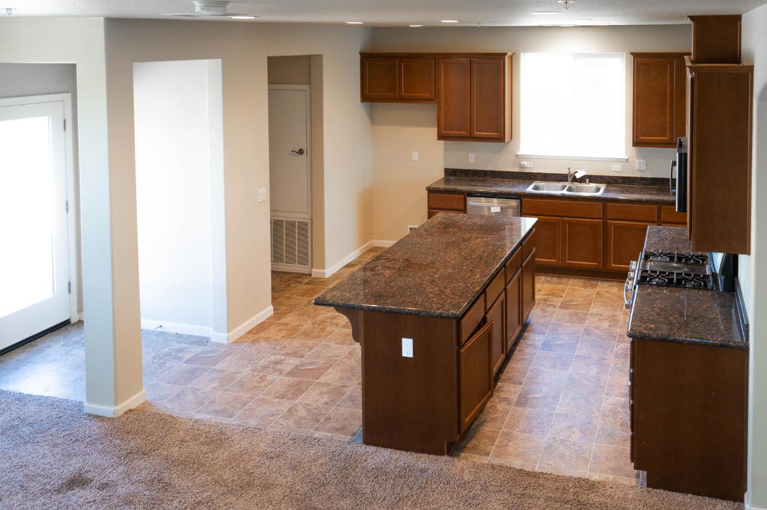 Detail Gallery Image 9 of 29 For 732 Spreckels, King City,  CA 95355 - 4 Beds | 3 Baths