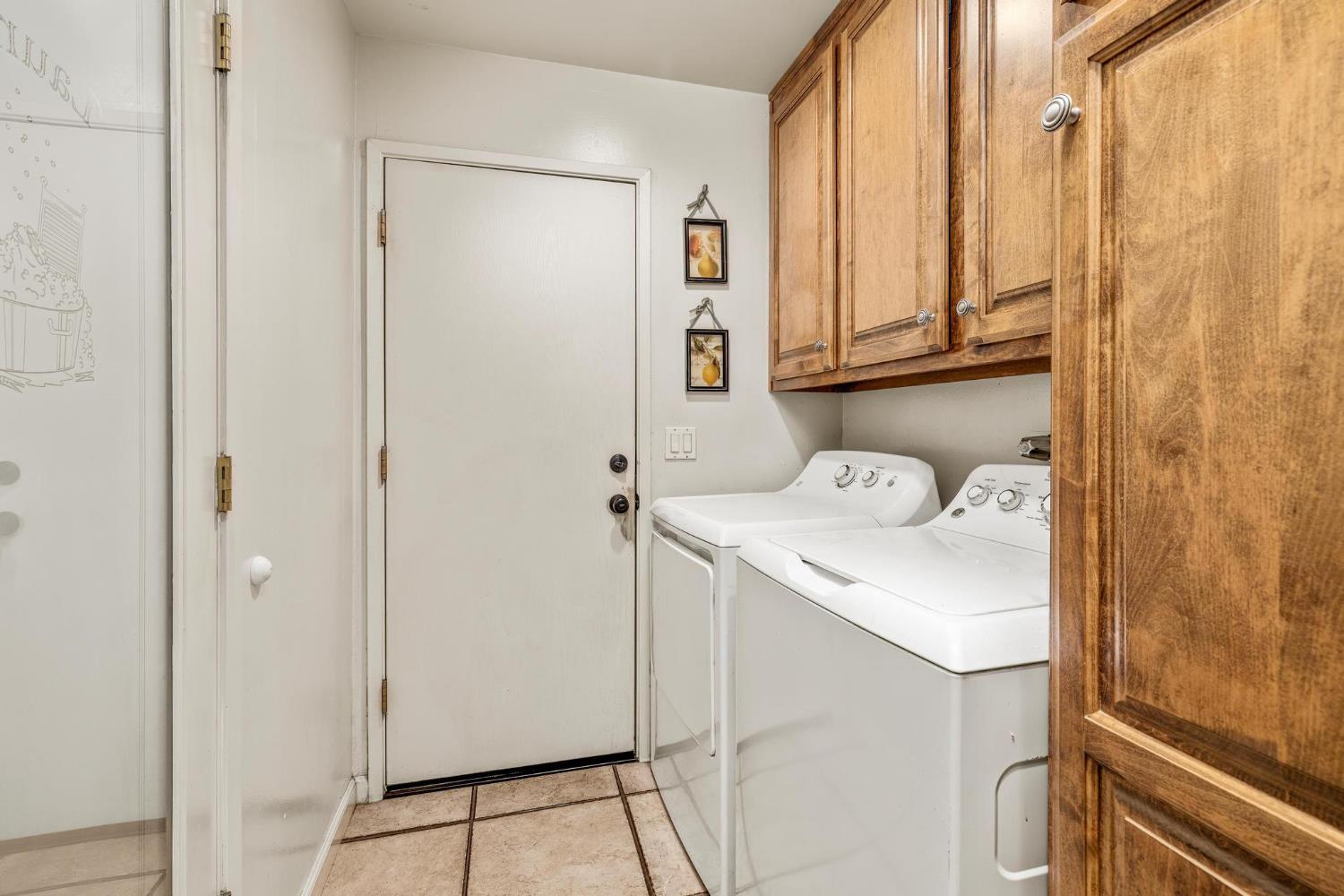 Detail Gallery Image 26 of 58 For 2028 Scenic Dr, Modesto,  CA 95355 - 3 Beds | 3 Baths