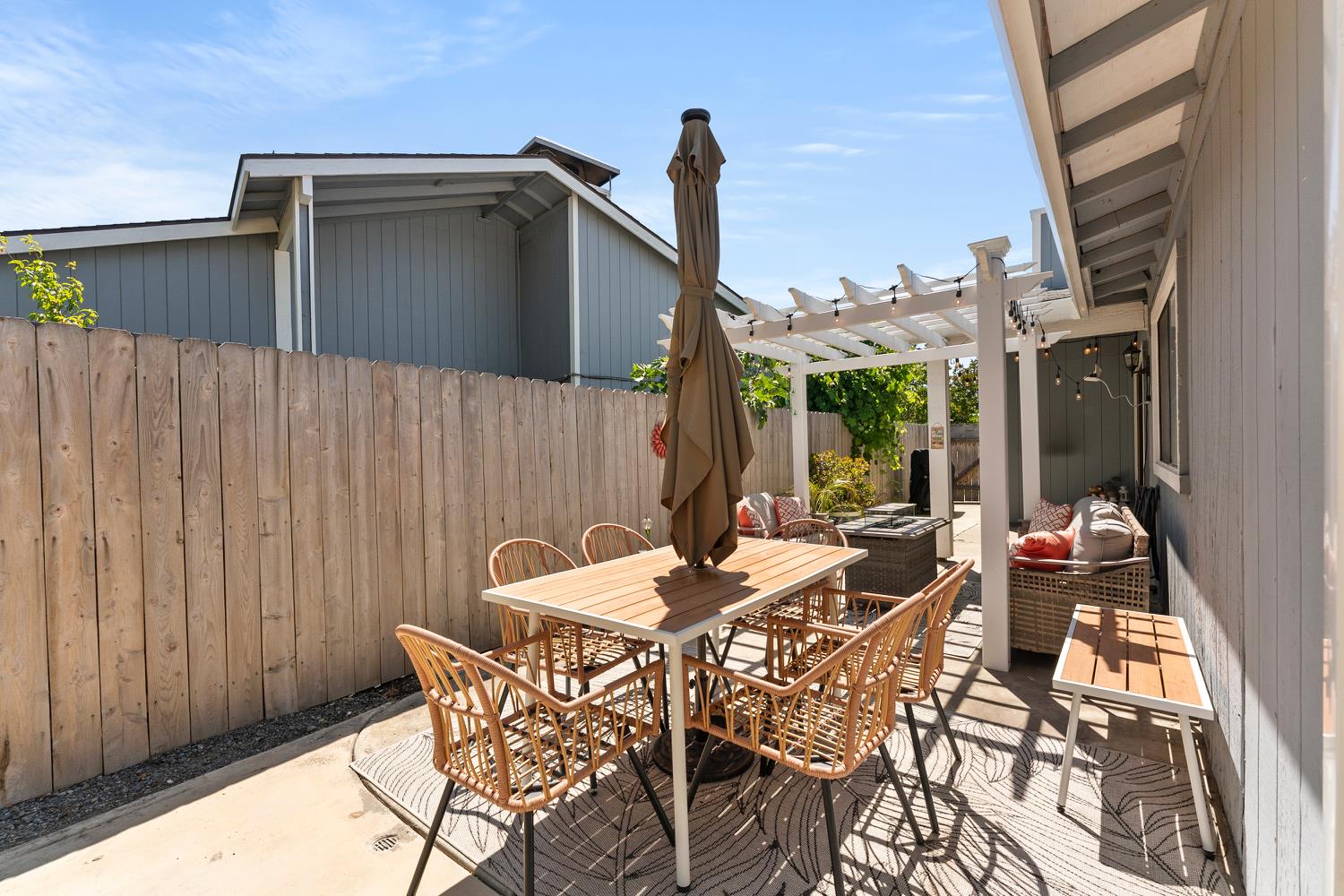 Detail Gallery Image 42 of 47 For 7679 Lakewood Park Dr, Sacramento,  CA 95828 - 2 Beds | 2 Baths