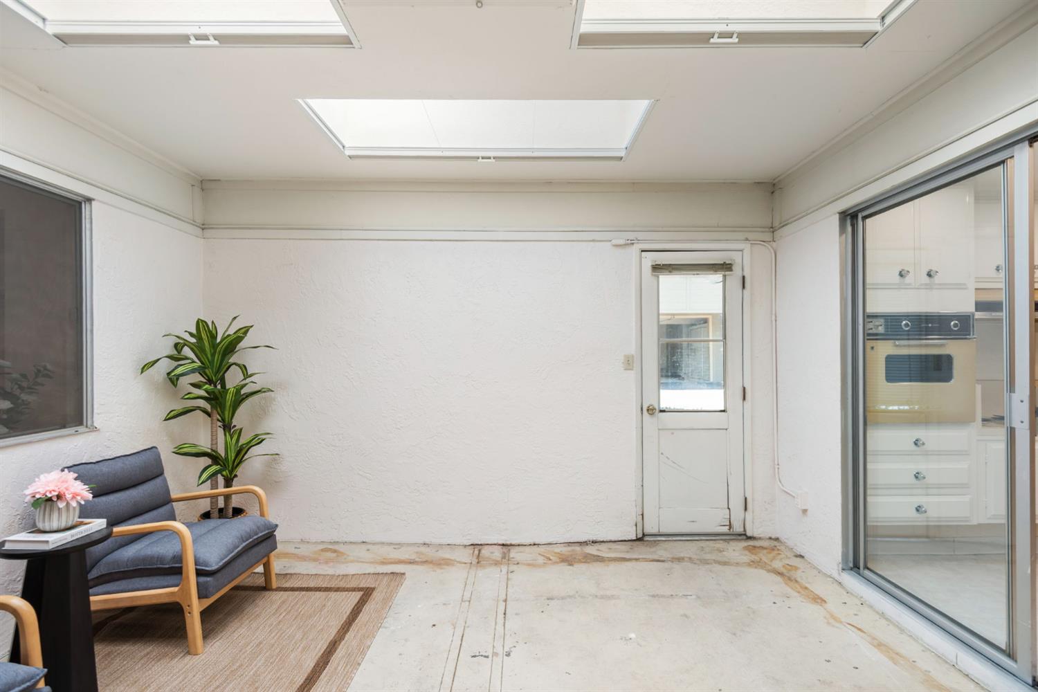 Detail Gallery Image 17 of 28 For 1833 Skycrest Dr #2,  Walnut Creek,  CA 94595 - 2 Beds | 2 Baths