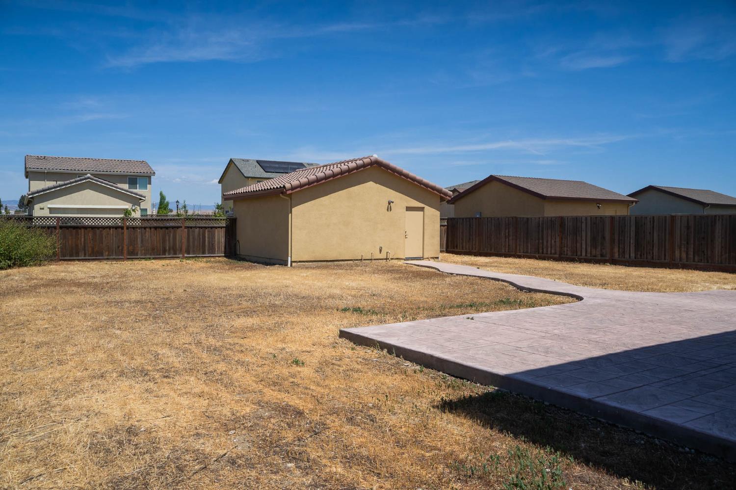 Detail Gallery Image 2 of 29 For 732 Spreckels, King City,  CA 95355 - 4 Beds | 3 Baths