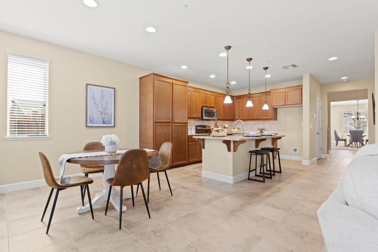 Detail Gallery Image 28 of 73 For 6307 Lookout Pass Way, Rocklin,  CA 95765 - 4 Beds | 3/1 Baths