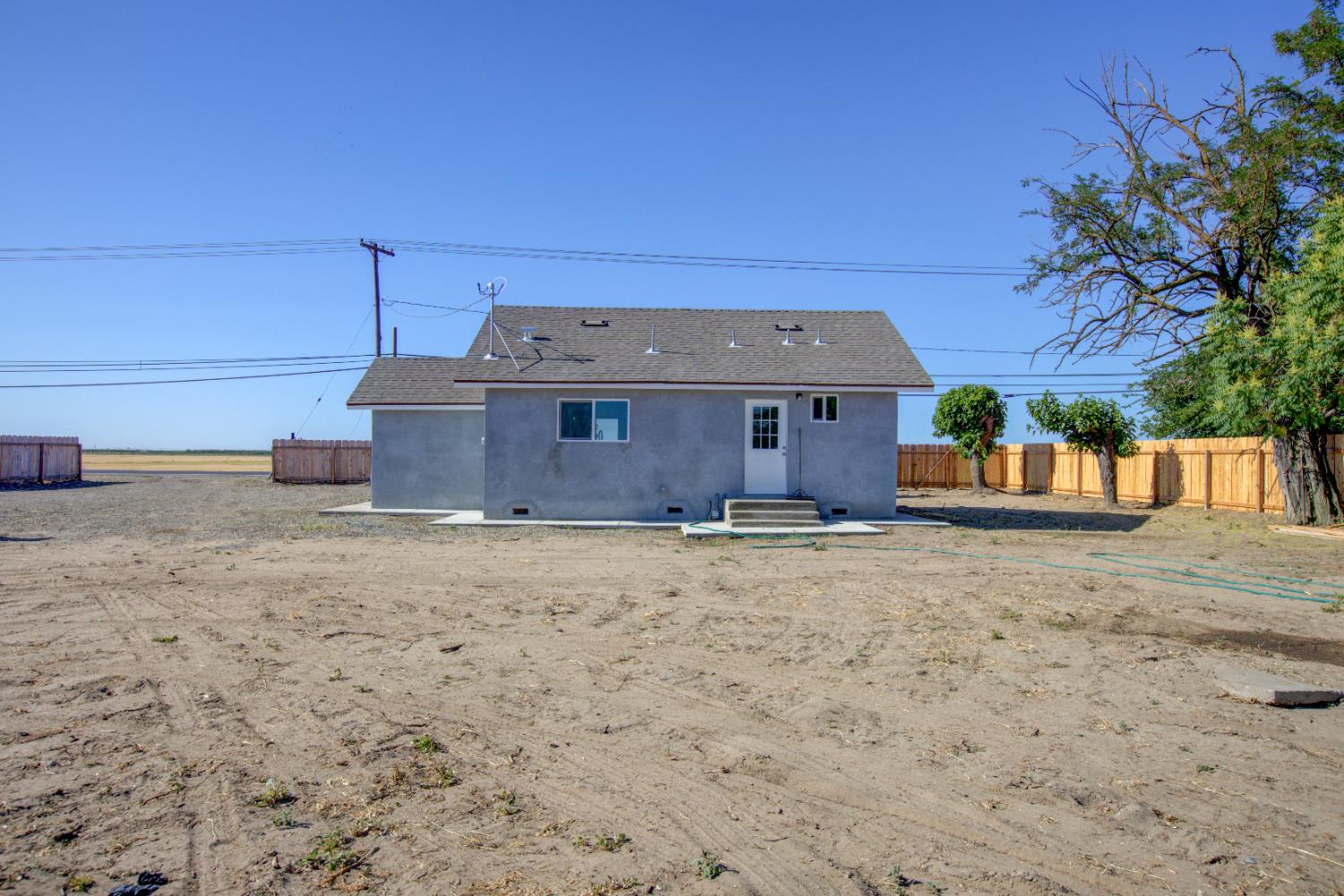 Detail Gallery Image 3 of 21 For 12337 W Main St, Turlock,  CA 95380 - 1 Beds | 2 Baths