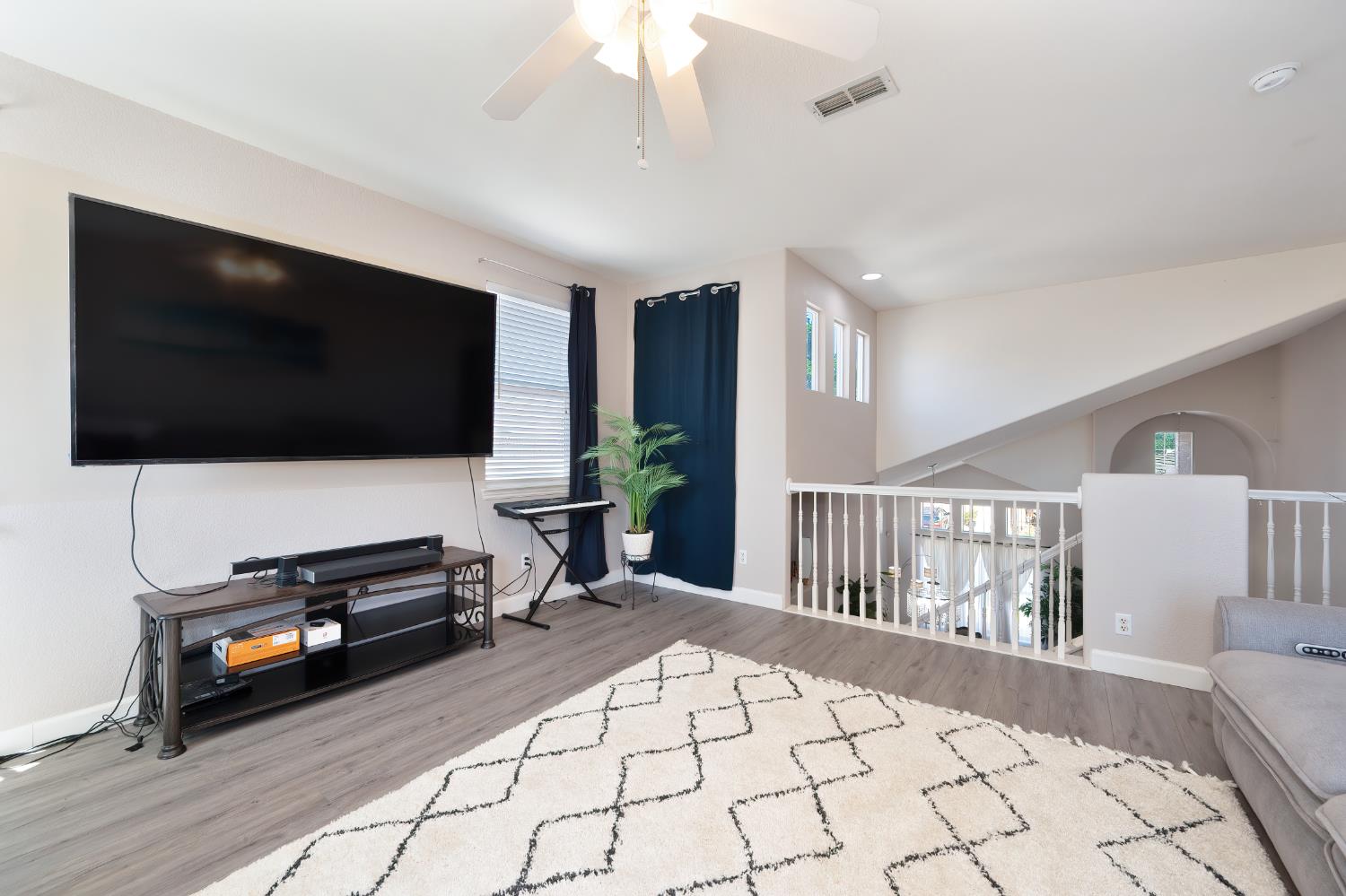 Detail Gallery Image 20 of 42 For 10112 Nebbiolo Ct, Elk Grove,  CA 95624 - 4 Beds | 3 Baths