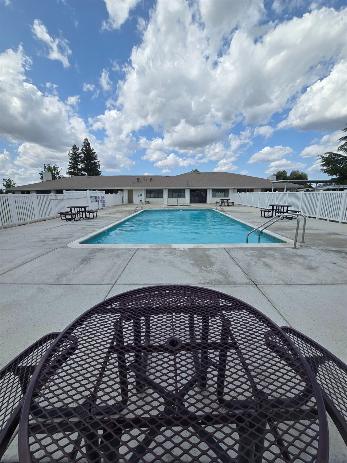 Detail Gallery Image 35 of 43 For 94 Bentley Ave, Sacramento,  CA 95823 - 3 Beds | 2 Baths