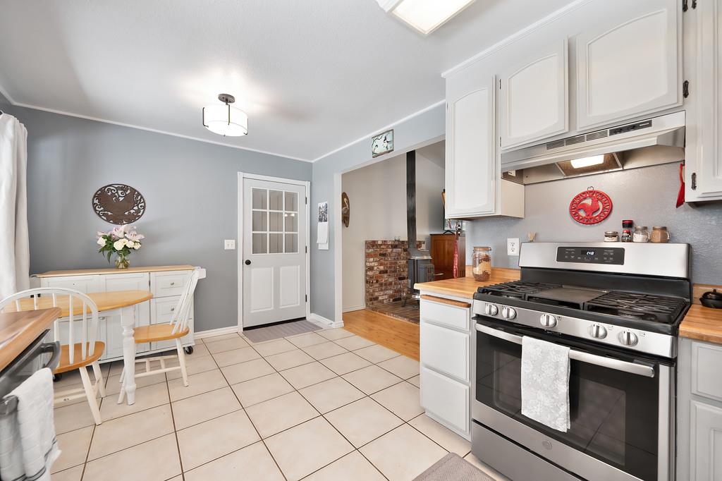 Detail Gallery Image 12 of 44 For 2120 Lovejoy Ln, Cool,  CA 95614 - 3 Beds | 2 Baths