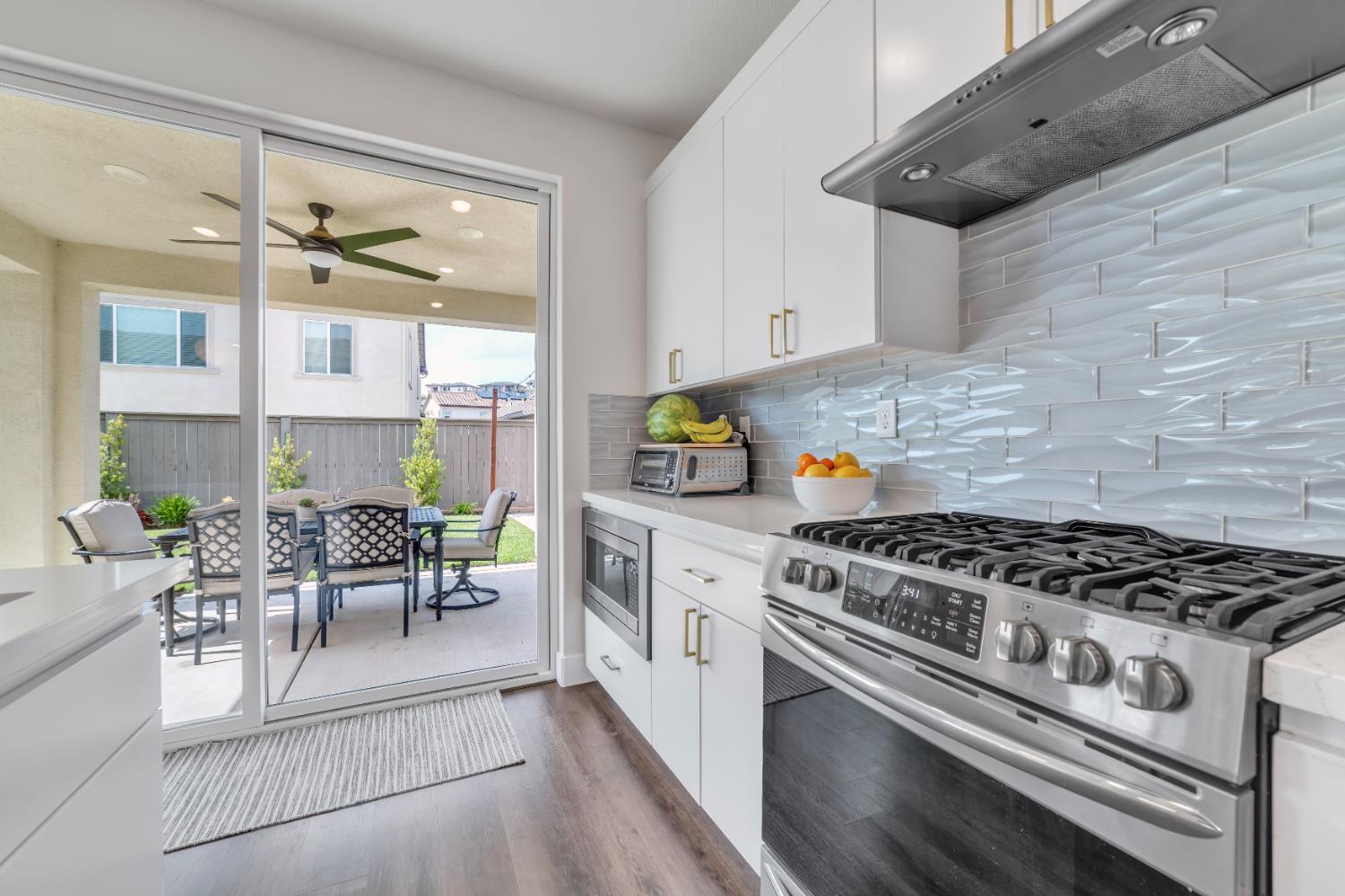 Detail Gallery Image 9 of 39 For 3227 Highgate Terrace Loop, Folsom,  CA 95630 - 4 Beds | 3 Baths
