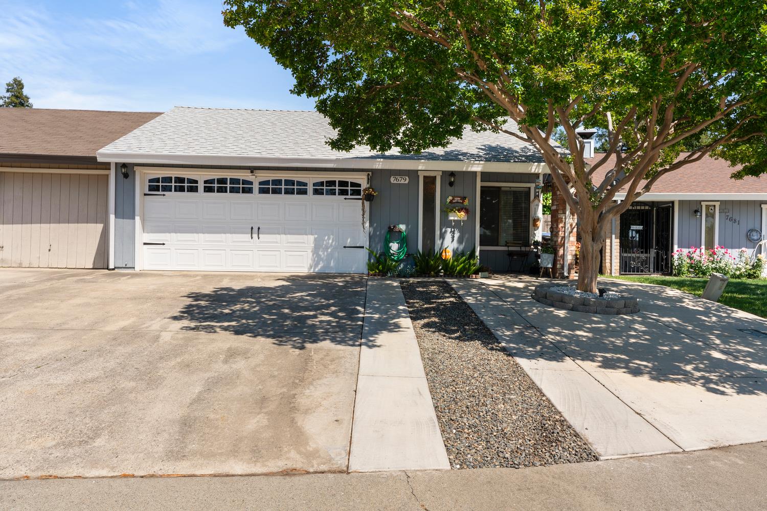 Detail Gallery Image 3 of 47 For 7679 Lakewood Park Dr, Sacramento,  CA 95828 - 2 Beds | 2 Baths