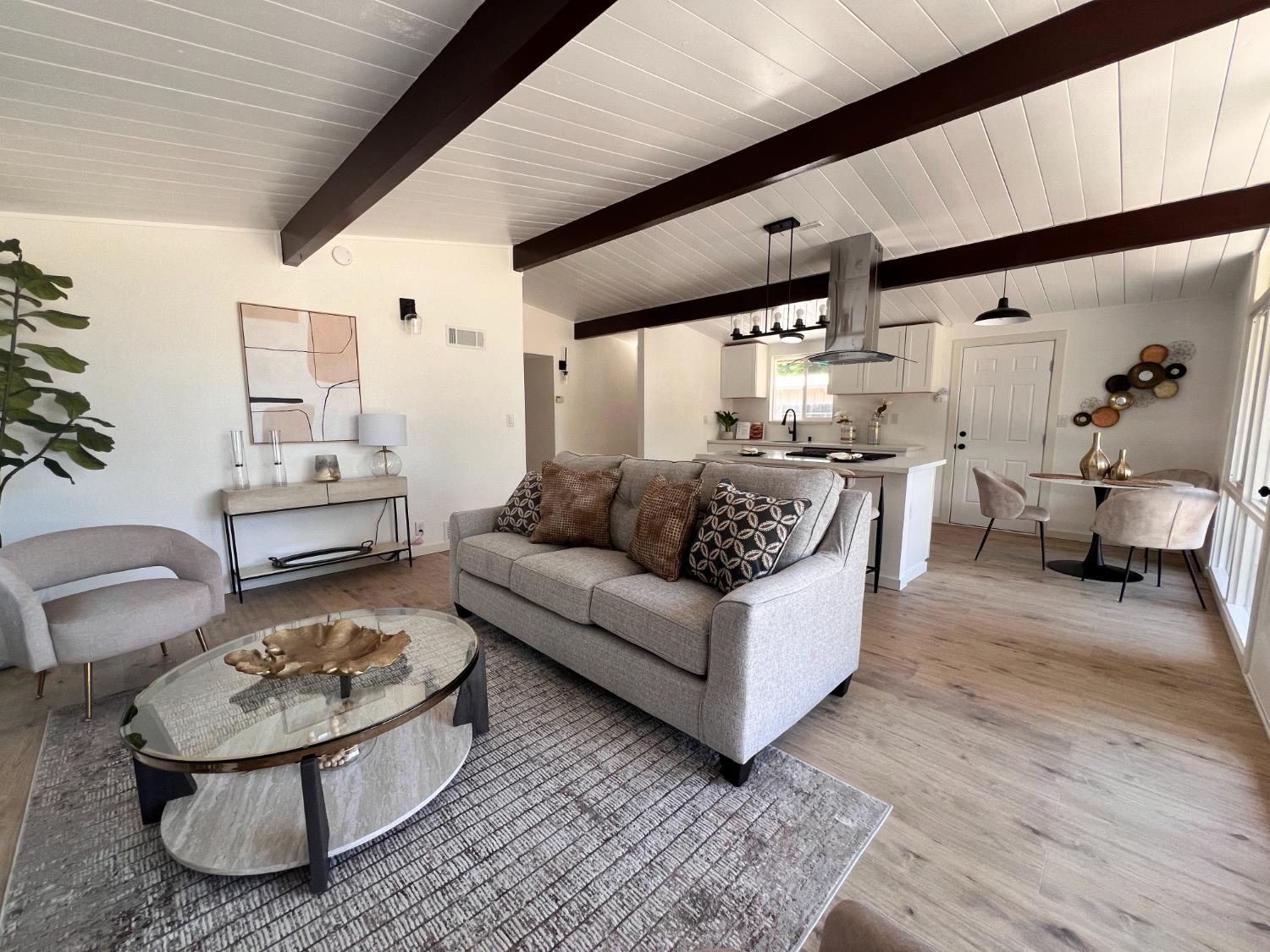 Detail Gallery Image 7 of 15 For 717 E Barrymore St, Stockton,  CA 95204 - 3 Beds | 1 Baths