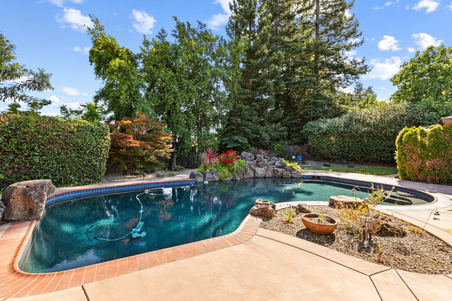 Detail Gallery Image 38 of 41 For 6840 Appomattox Way, Carmichael,  CA 95608 - 3 Beds | 2 Baths