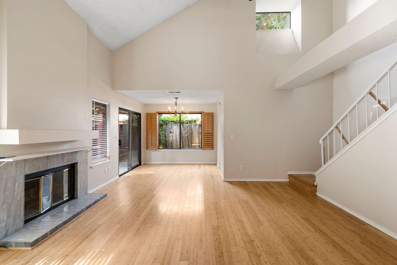 Detail Gallery Image 4 of 37 For 7 Whitecap Ct, Sacramento,  CA 95833 - 3 Beds | 2 Baths