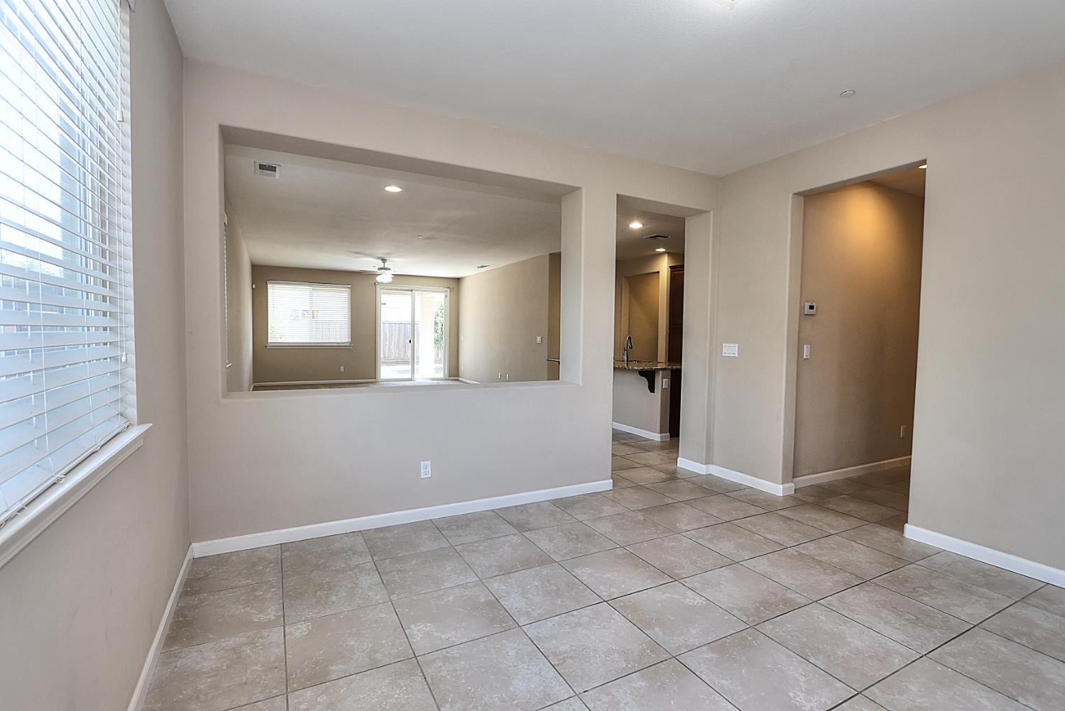 Detail Gallery Image 8 of 57 For 8012 Spiess Ct, Elk Grove,  CA 95757 - 4 Beds | 2 Baths
