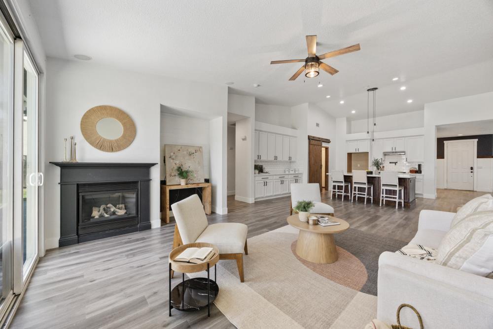 Detail Gallery Image 7 of 51 For 224 Lenader Ct, Roseville,  CA 95747 - 4 Beds | 2 Baths
