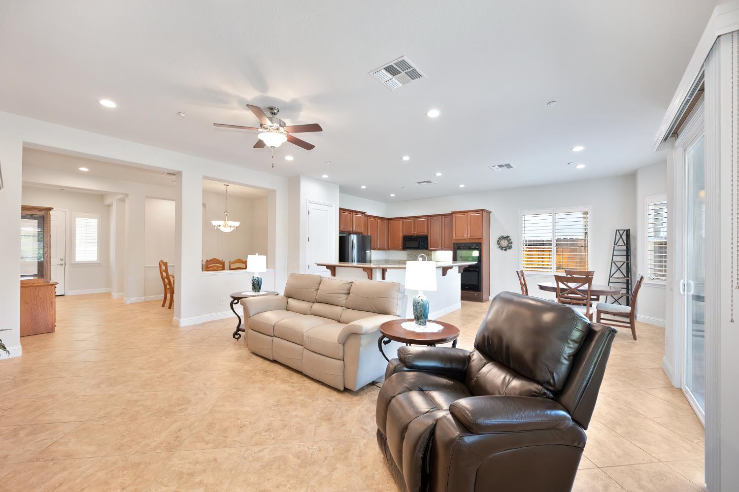 Detail Gallery Image 10 of 57 For 224 Aske Ct, Roseville,  CA 95747 - 3 Beds | 2 Baths
