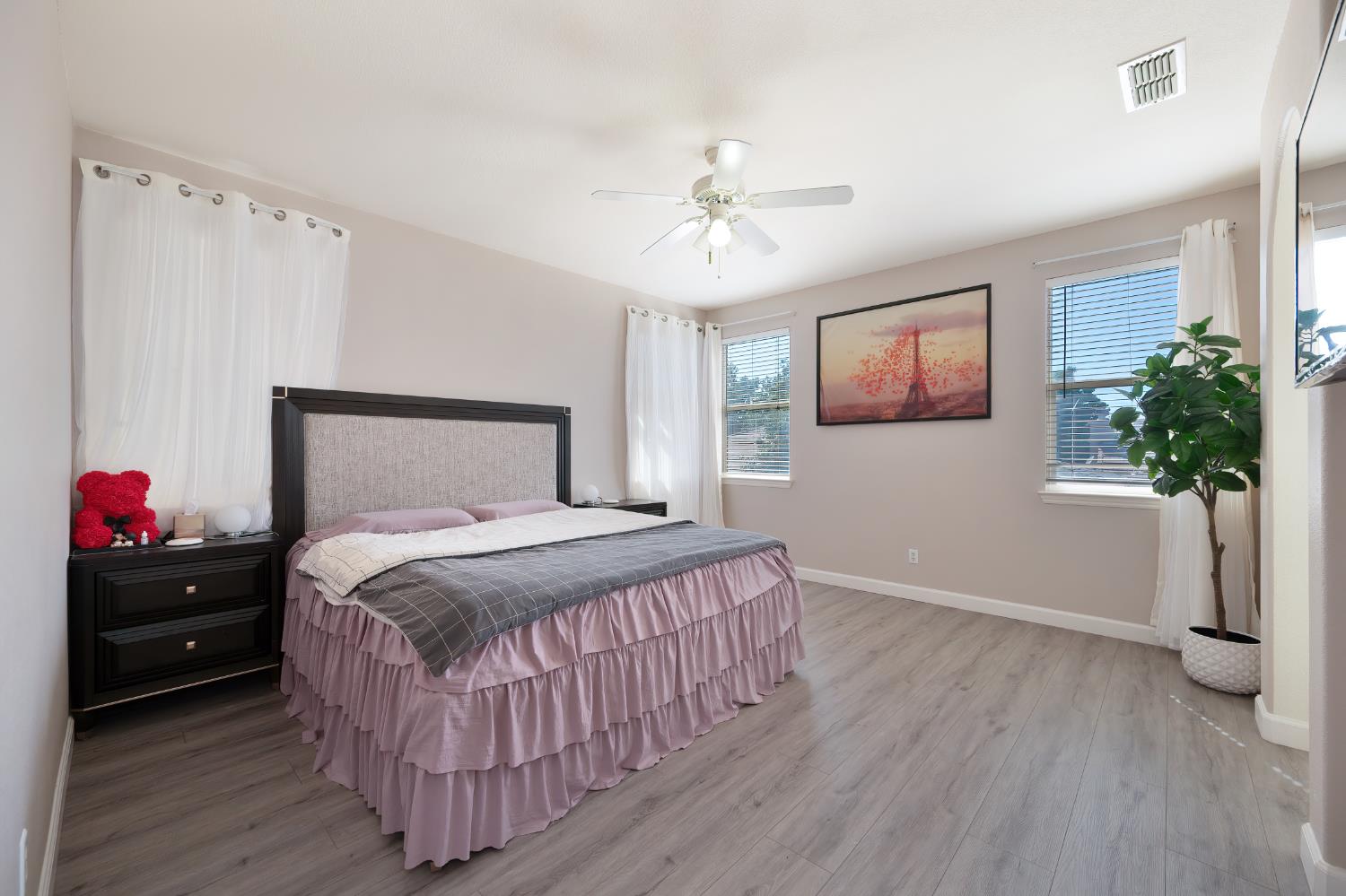 Detail Gallery Image 22 of 42 For 10112 Nebbiolo Ct, Elk Grove,  CA 95624 - 4 Beds | 3 Baths