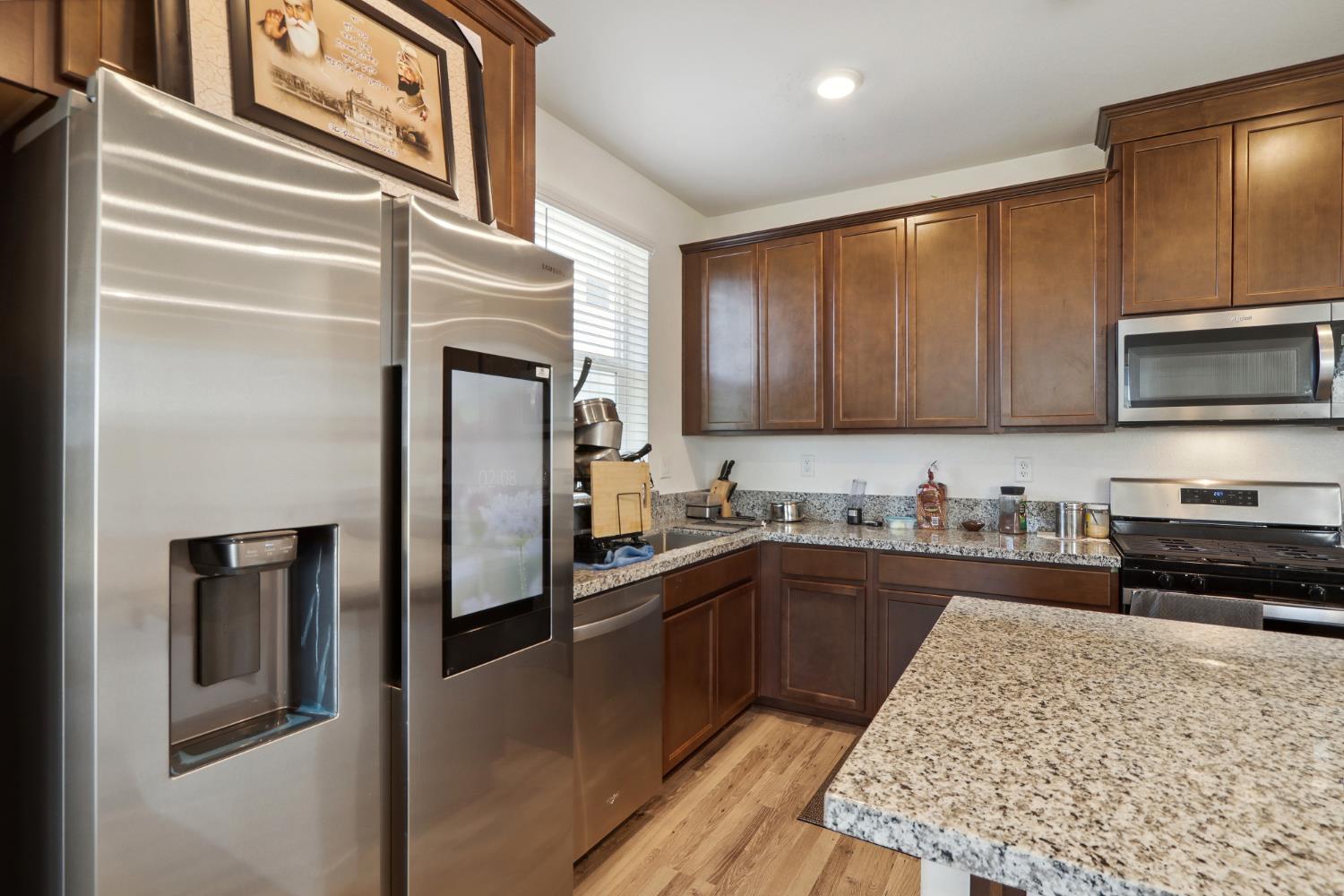 Detail Gallery Image 13 of 37 For 8628 Lakha Cir, Sacramento,  CA 95828 - 4 Beds | 2 Baths