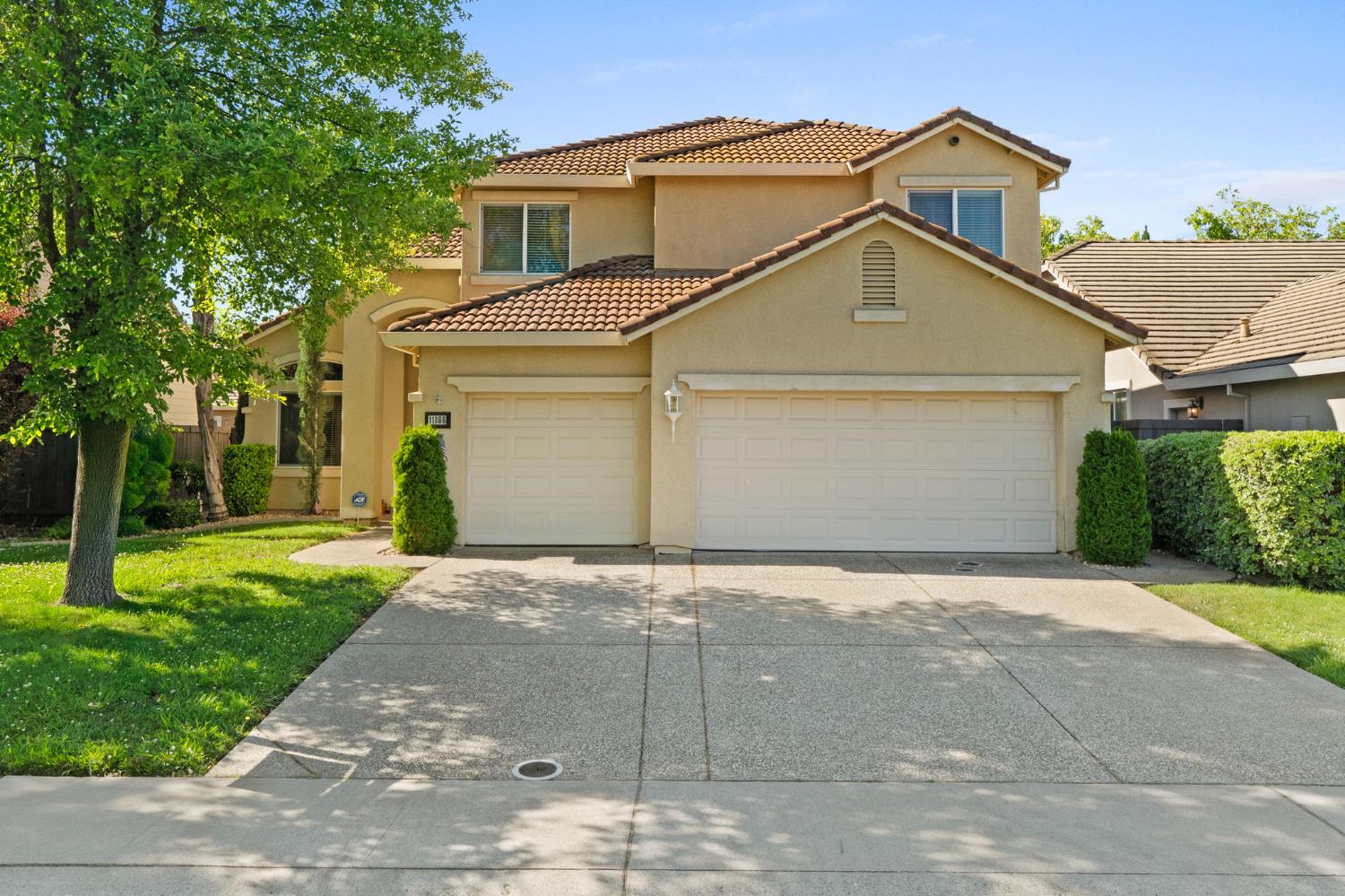Detail Gallery Image 1 of 33 For 11866 Rubilite Way, Rancho Cordova,  CA 95742 - 4 Beds | 3 Baths