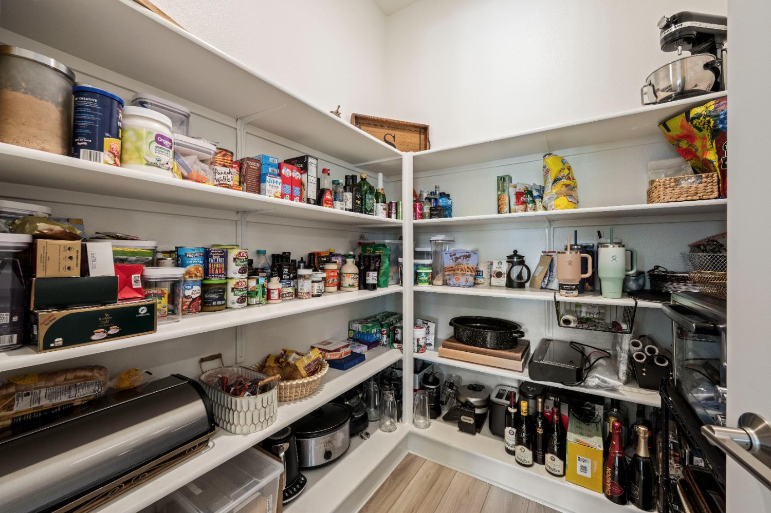 Detail Gallery Image 12 of 43 For 927 Greeley Ct, Cameron Park,  CA 95682 - 4 Beds | 3/1 Baths