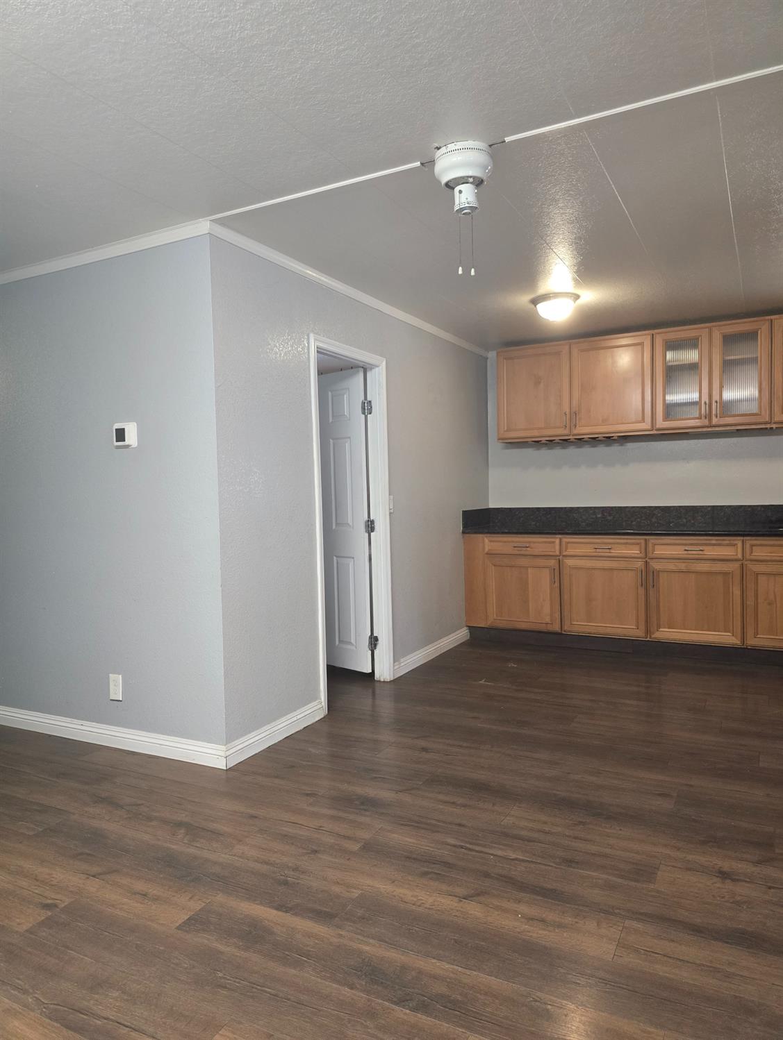 Detail Gallery Image 27 of 43 For 94 Bentley Ave, Sacramento,  CA 95823 - 3 Beds | 2 Baths