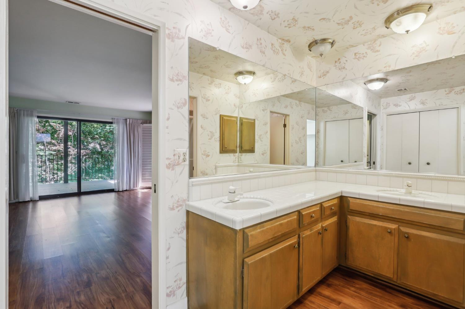 Detail Gallery Image 32 of 47 For 84 Riverknoll Pl, Carmichael,  CA 95608 - 2 Beds | 2/1 Baths