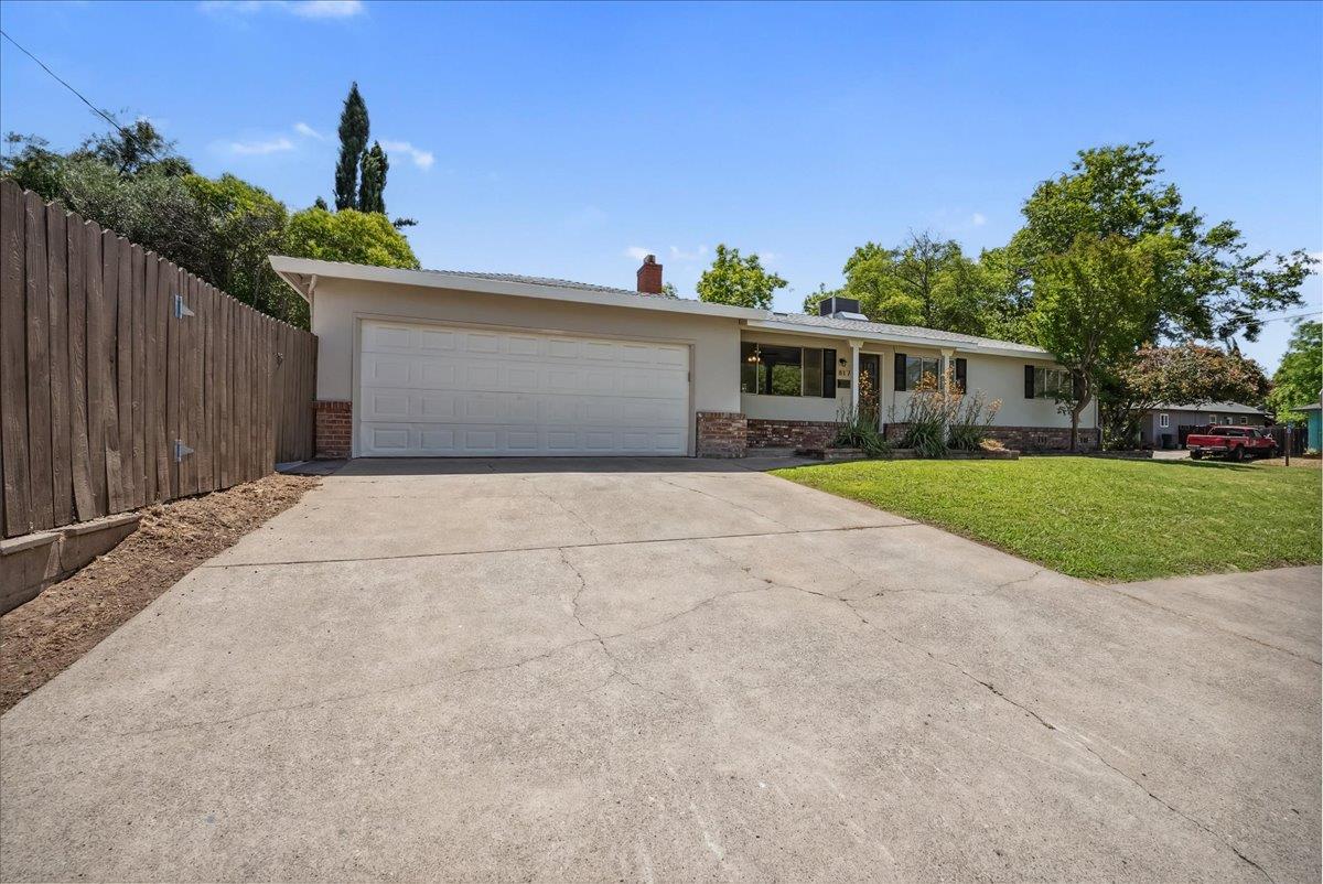 Detail Gallery Image 3 of 36 For 817 Oakland Ave, Roseville,  CA 95678 - 3 Beds | 1/1 Baths