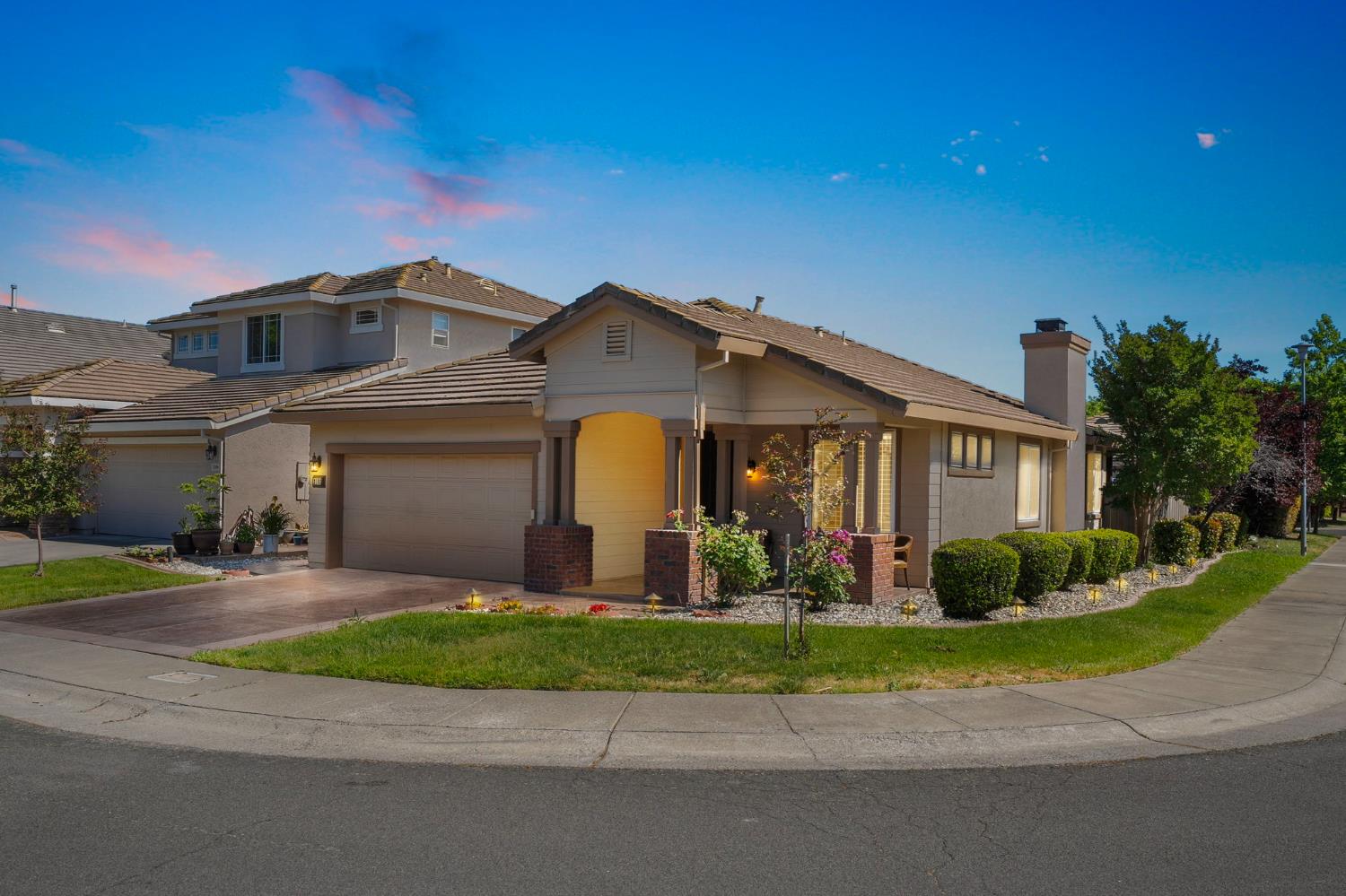 Detail Gallery Image 1 of 30 For 2192 Sherington Way, Sacramento,  CA 95835 - 3 Beds | 2 Baths