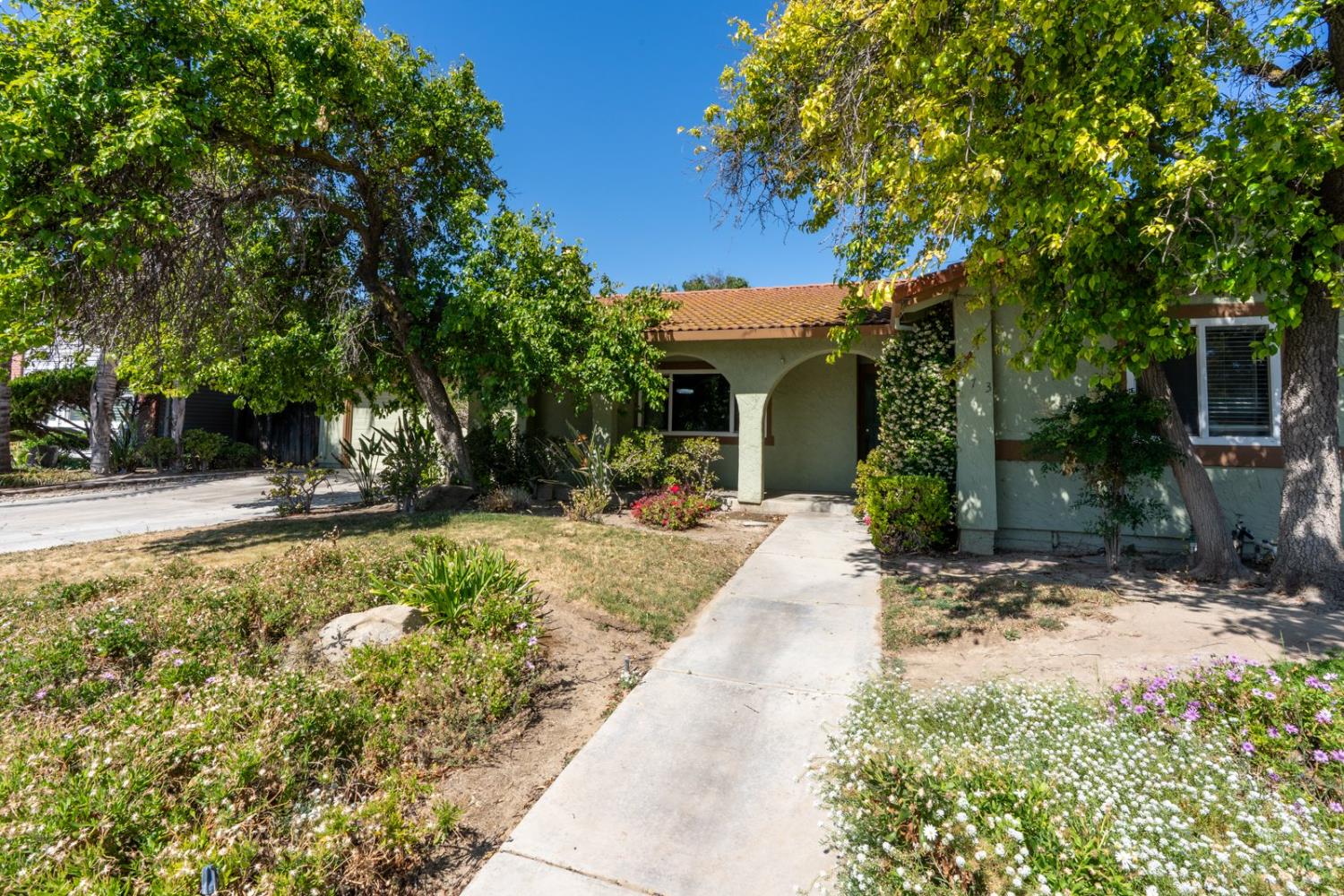 Detail Gallery Image 6 of 44 For 373 Foxmeadow Way, Los Banos,  CA 93635 - 4 Beds | 2 Baths