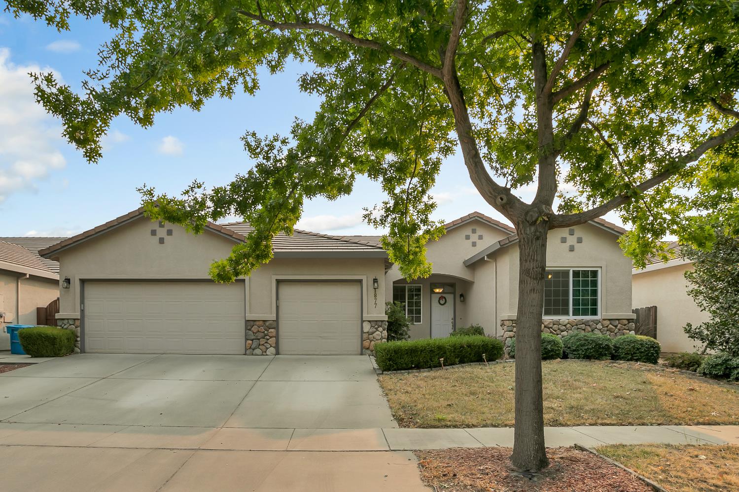 Detail Gallery Image 4 of 41 For 1877 Stabler Park Dr, Yuba City,  CA 95993 - 4 Beds | 3 Baths