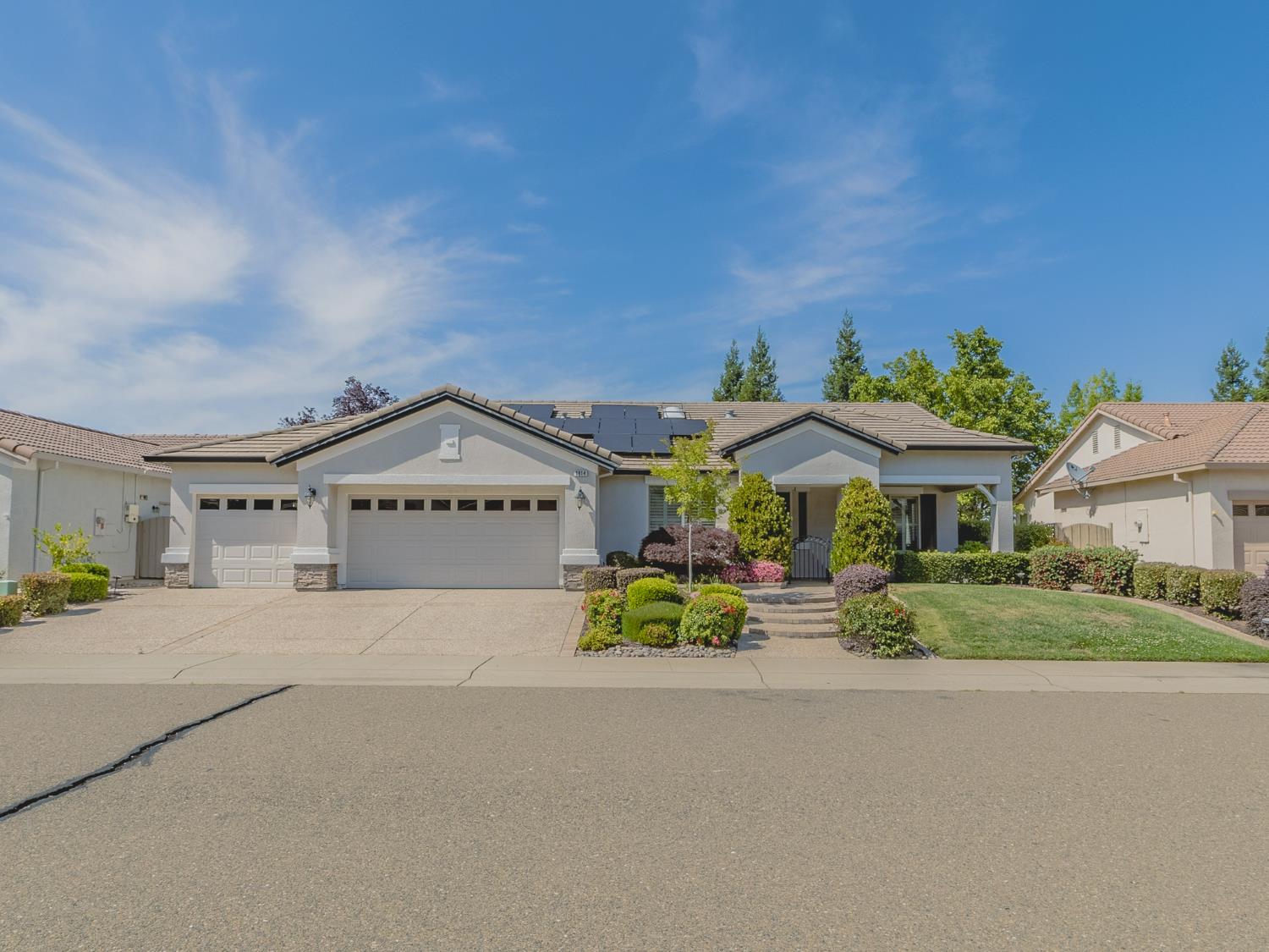 Detail Gallery Image 3 of 57 For 1814 Winding Way, Lincoln,  CA 95648 - 2 Beds | 2 Baths