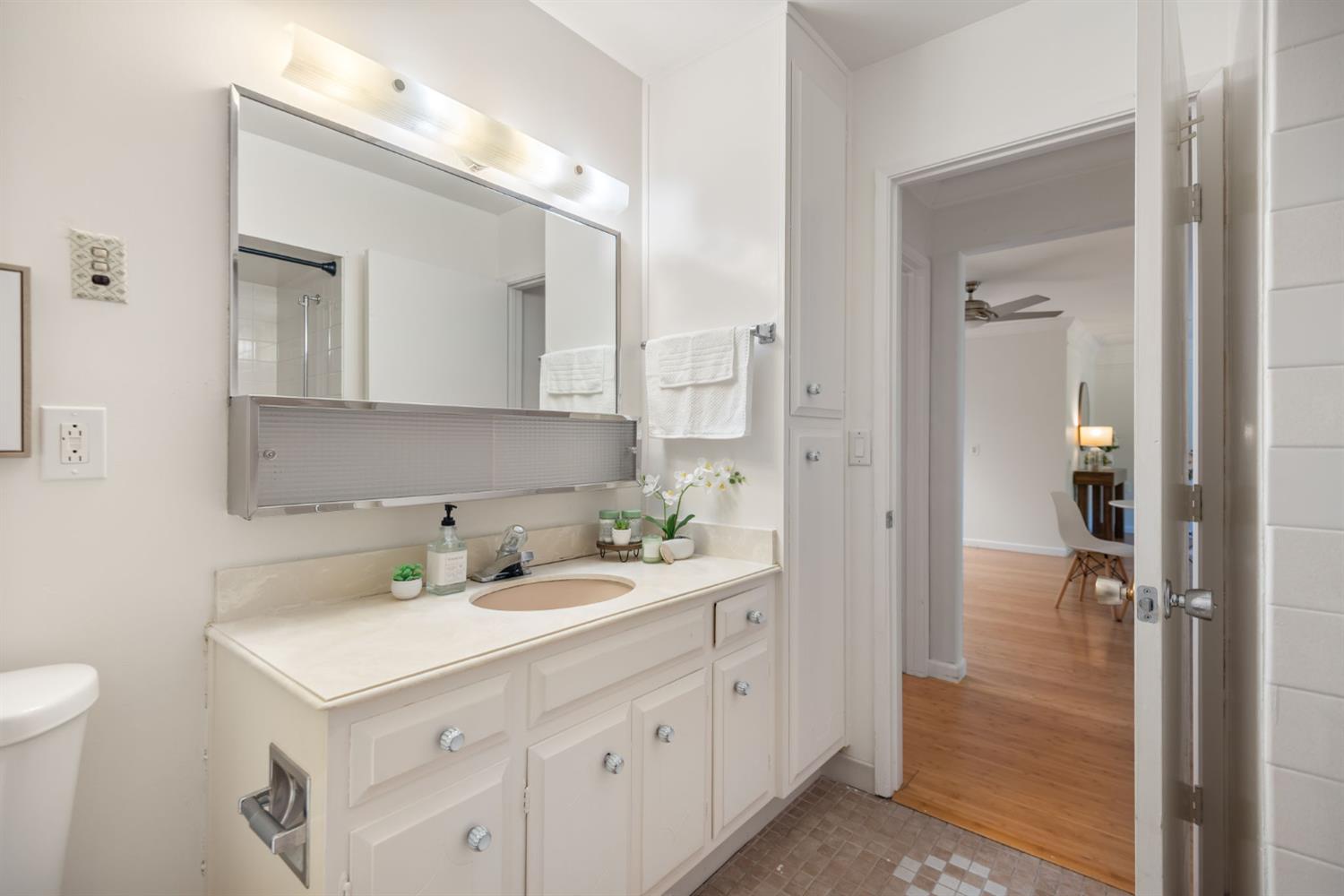 Detail Gallery Image 22 of 28 For 1833 Skycrest Dr #2,  Walnut Creek,  CA 94595 - 2 Beds | 2 Baths
