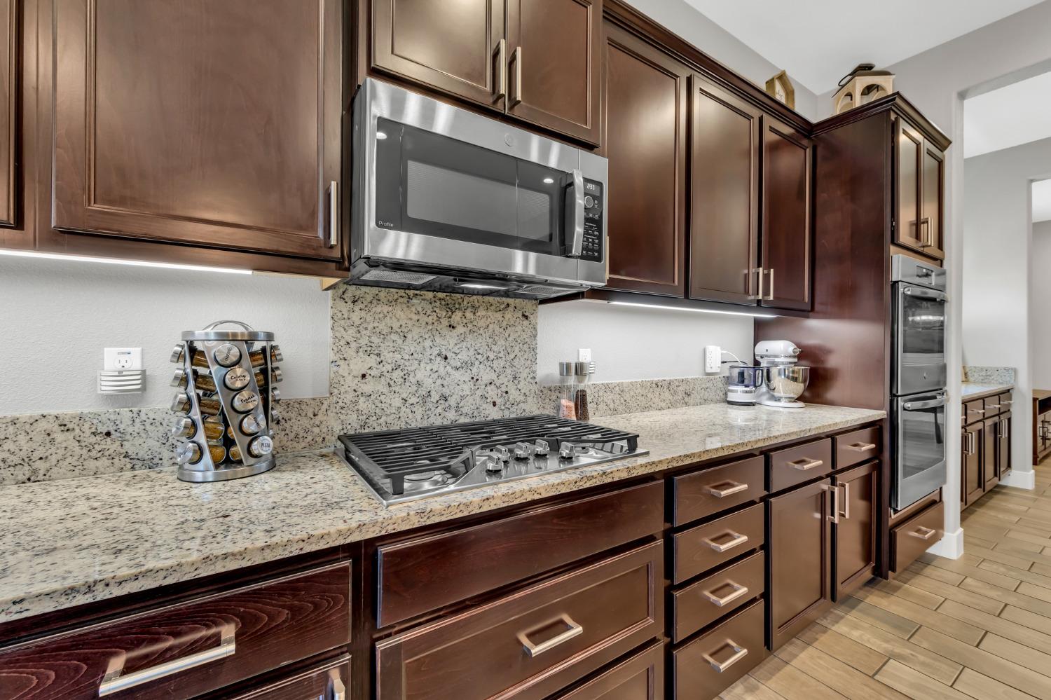 Detail Gallery Image 19 of 48 For 368 Olivadi Way, Sacramento,  CA 95834 - 3 Beds | 2/1 Baths