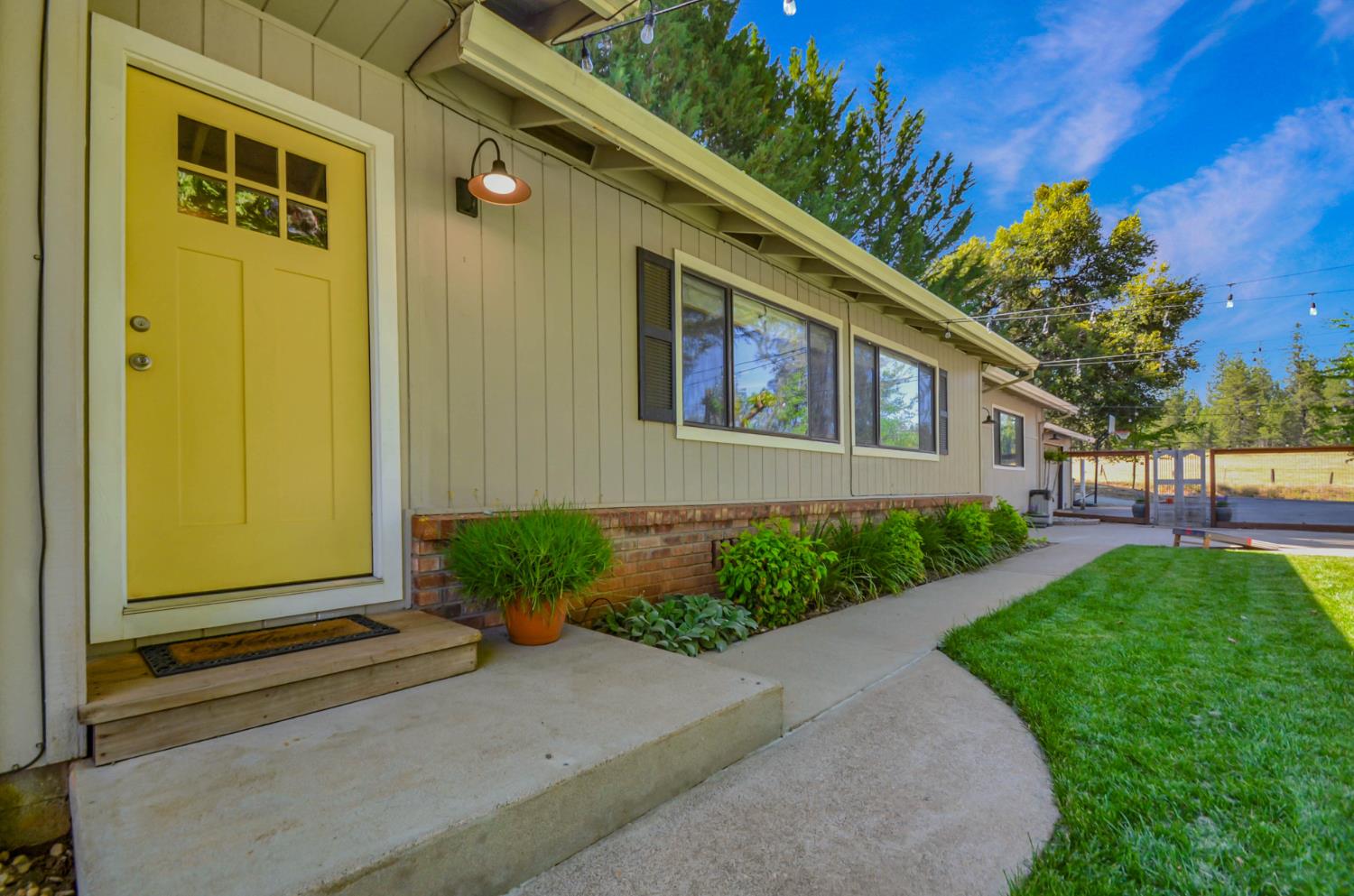Detail Gallery Image 8 of 68 For 10376 Tabeaud Rd, Pine Grove,  CA 95665 - 3 Beds | 3 Baths