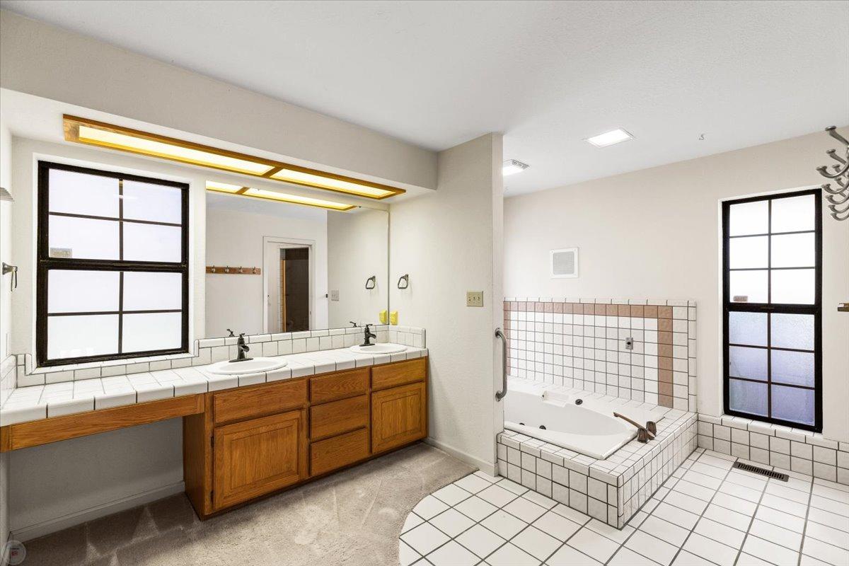 Detail Gallery Image 40 of 60 For 10007 Mountain Oak Rd, Oakdale,  CA 95361 - 3 Beds | 2/1 Baths