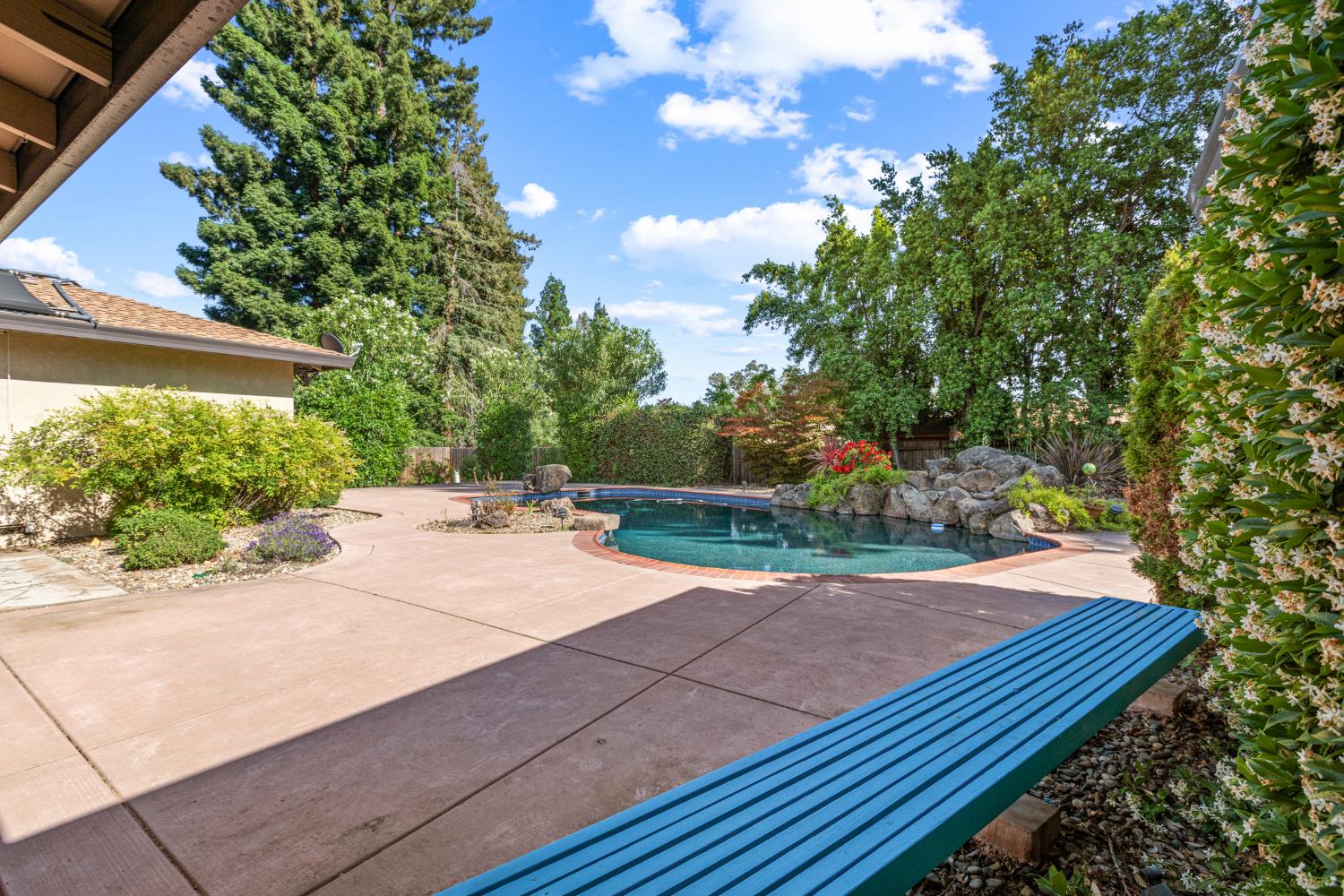 Detail Gallery Image 34 of 41 For 6840 Appomattox Way, Carmichael,  CA 95608 - 3 Beds | 2 Baths